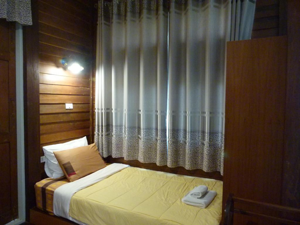 Bed and Breakfast Ban Boonchu Phra Nakhon Si Ayutthaya Exterior foto